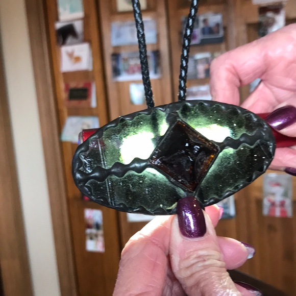 Adjustable glass neckpiece - Picture 4 of 5